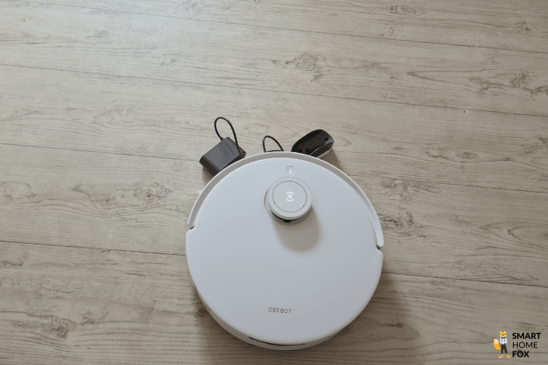 Der Ecovacs Deebot T10 hat sich an einem Kabel festgefahren